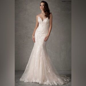 🚨 BRIDAL BLOWOUT SALE! NWT Elegant Ivory Lace Wedding Gown Sz: 4